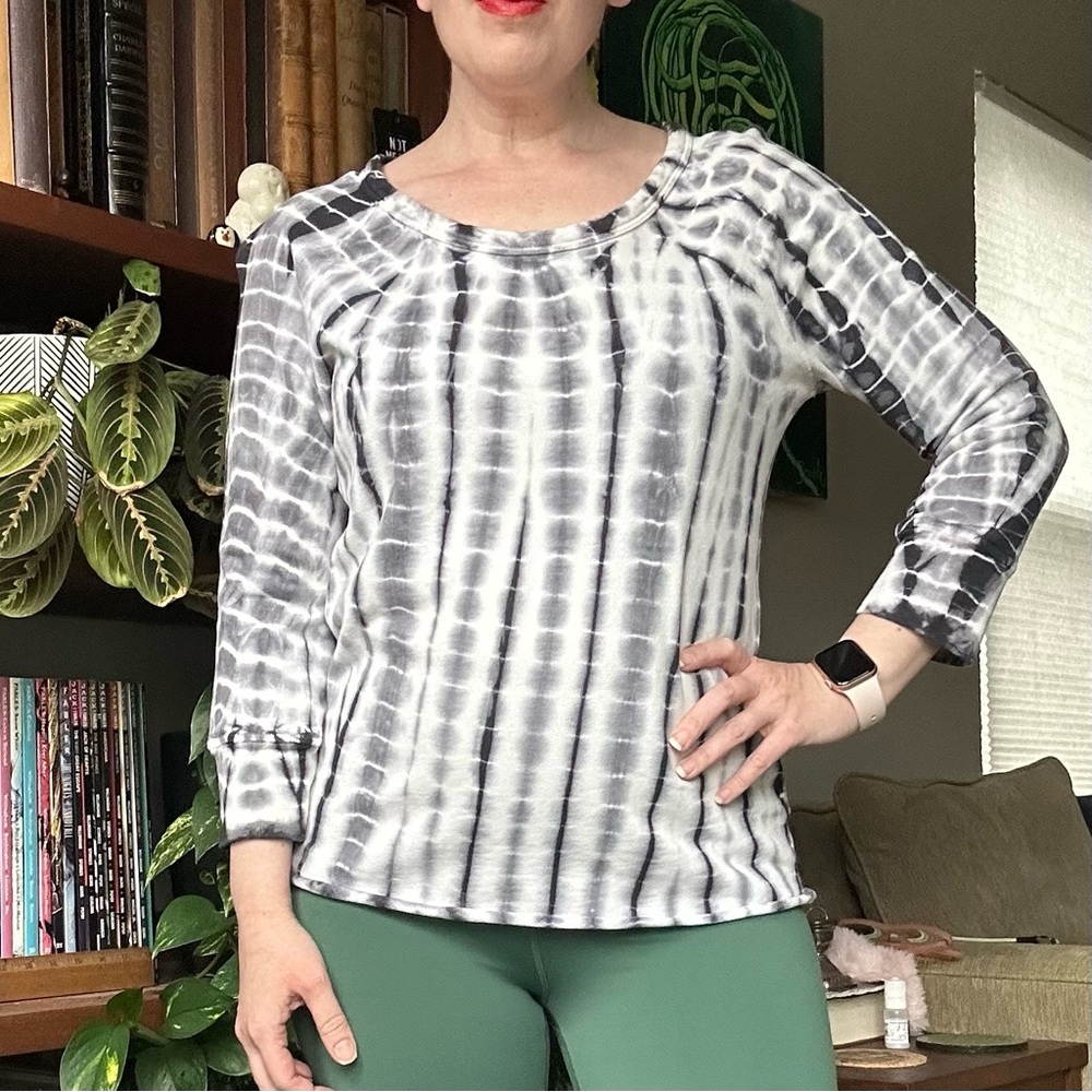 James Perse Black and White Tie Dye Sweater Top